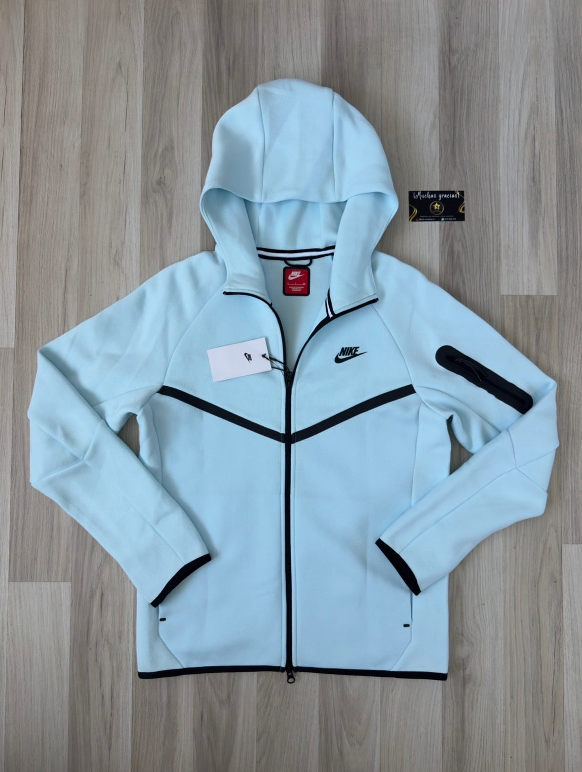 Poleron Nike Tech “Glacier Blue/Black”