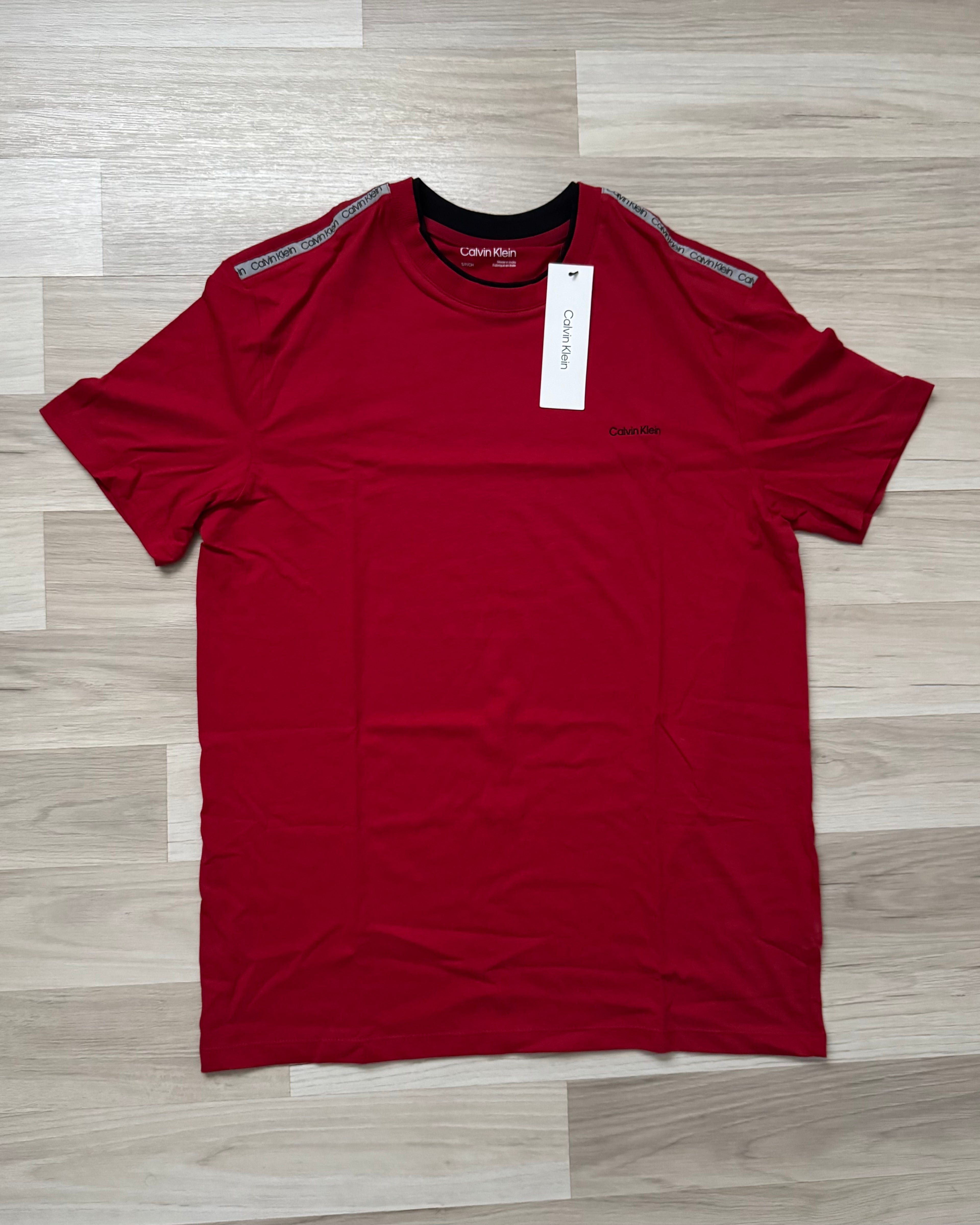 Polera Calvin Klein Roja