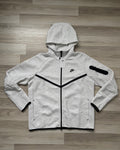 Poleron Nike Tech “White/Gray”