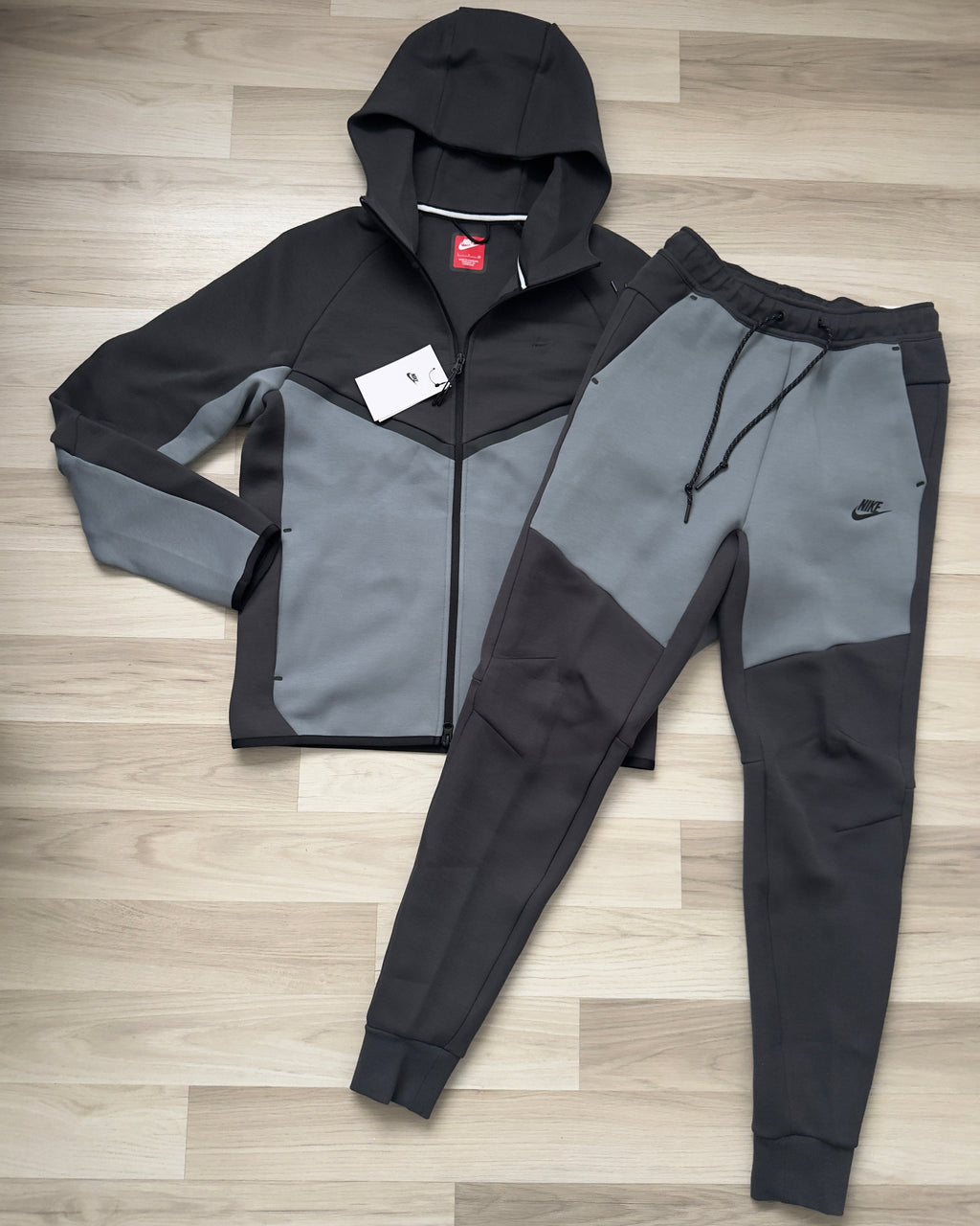 Conjunto Nike Tech Grey/Dark Gray