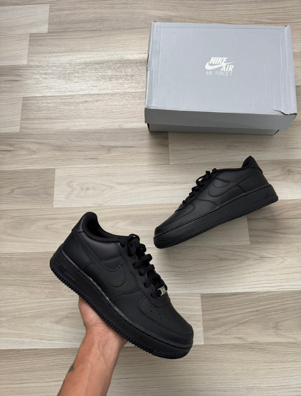 Nike Air Force 1 Triple Black